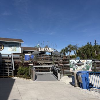 Manatee Viewing Center - Entrance - Zoos Near Me - Apollo Beach, Florida