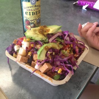Green Tomato Grill - Crispy tofu bowl with habanero sauce and an organic cider beer - New American Near Me - Orange, California Green Tomato Grill - Crispy tofu bowl with habanero sauce and an organic cider beer - New American Near Me - Orange, California