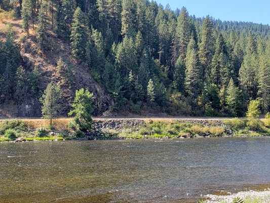 Dining On The Edge by null