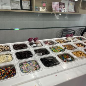 Yogurtland  - Toppings (candy) - Ice Cream & Frozen Yogurt Near Me - Buena Park, California