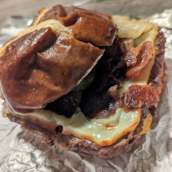 Wendy's - Bacon Pub Burger - Burgers Near Me - Saint Petersburg, Florida