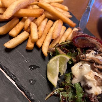 The Silo Bar - Silo burger without bread - Wine Bars Near Me - El Paso, Texas The Silo Bar - Silo burger without bread - Wine Bars Near Me - El Paso, Texas