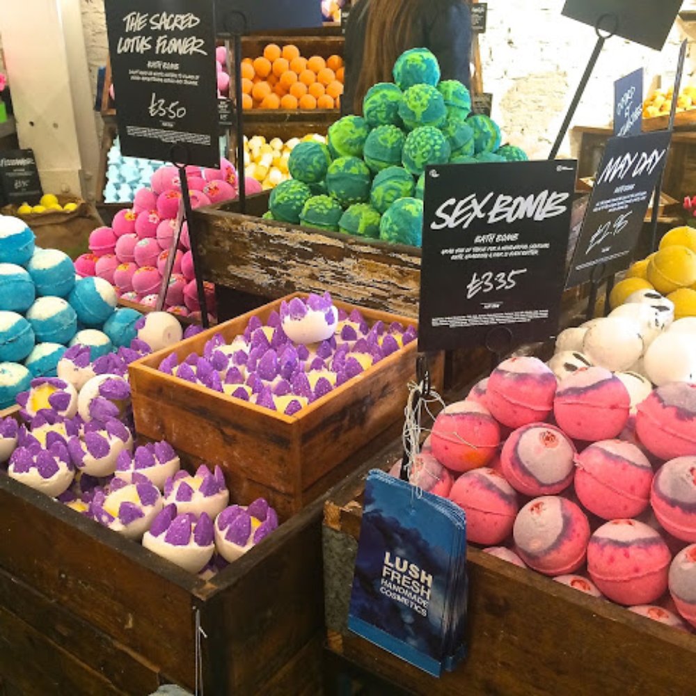 Lush - Bath bomb - Cosmetics & Beauty Supply Near Me - London, XGL Lush - Bath bomb - Cosmetics & Beauty Supply Near Me - London, XGL