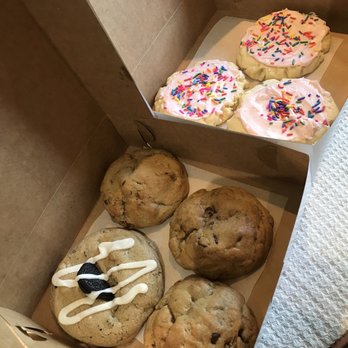 Cookie Co. - Oreo, Chocolate Chip & Sugar Cookies! They're HUGE! - Bakeries Near Me - Redlands, California Cookie Co. - Oreo, Chocolate Chip & Sugar Cookies! They're HUGE! - Bakeries Near Me - Redlands, California