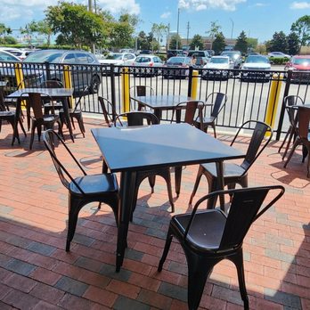 Bronx House Pizza - Outdoor seating - Pizza Near Me - Jacksonville, Florida