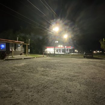 Tommy's BBQ - Gas station right next to it as a guide line, SJ's. - Barbeque Near Me - Vicksburg, Mississippi Tommy's BBQ - Gas station right next to it as a guide line, SJ's. - Barbeque Near Me - Vicksburg, Mississippi