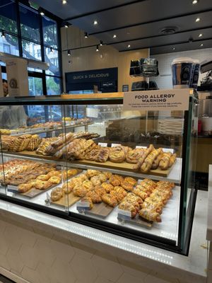 Paris Baguette by null