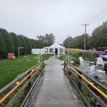 Dog Watch Mystic - Barbeque Near Me - Stonington, Connecticut