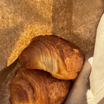 L'Appartement 4F - chocolate croissant - Bakeries Near Me - Brooklyn, New York