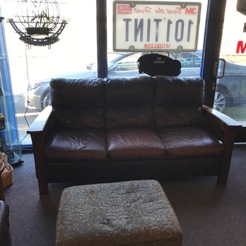 Cartunes - This is their comfortable waiting area. Better than my living room! - Car Stereo Installation Near Me - Santa Rosa, California Cartunes - This is their comfortable waiting area. Better than my living room! - Car Stereo Installation Near Me - Santa Rosa, California