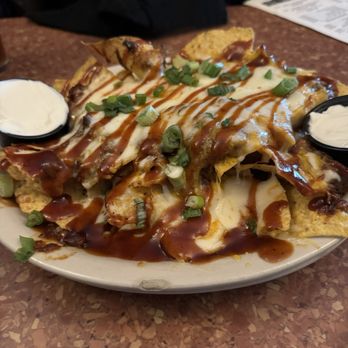 Trenton House - Pulled pork nachos - American Near Me - Trenton, Illinois
