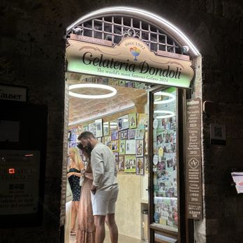 Gelateria Dondoli - Gelato Near Me - San Gimignano, SI
