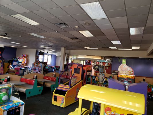 CHUCK E. CHEESE - 48 Photos & 40 Reviews - Pizza - 7419 International