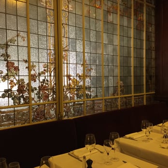 Le Gallopin - There's a very beautiful glass wall there. Classic french service, nice and slow... - Brasseries Near Me - Paris, 75