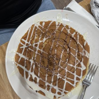 Broken Yolk Cafe - Cinna-Cakes - Breakfast & Brunch Near Me - La Verne, California