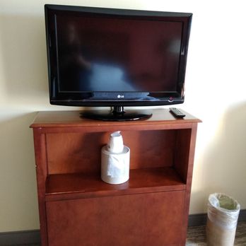 Hampton Inn & Suites Exmore - Eastern Shore - Tv in king bedroom. - Hotels Near Me - Exmore, Virginia