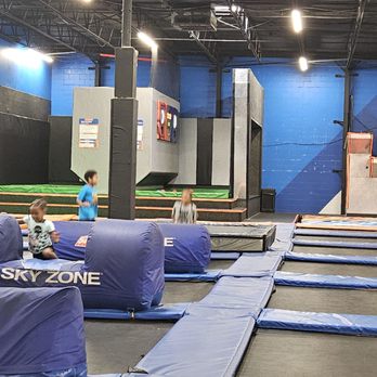 Sky Zone Trampoline Park - Trampoline Parks Near Me - Chesapeake, Virginia
