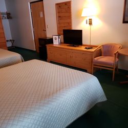 Camp 28 Saloon Bunkhouse & Cook Shanty