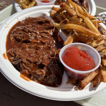 Hog Wild Smokin Cue - Brisket - Barbeque Near Me - Westbrook, Connecticut