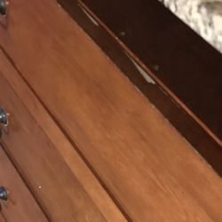 Red Lion Inn Pub - Things falling apart. Stains on furniture.