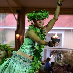 Hawaii Adventure Center - Luau Kalamaku
