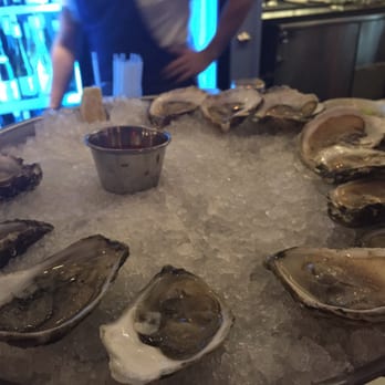 Select Oyster Bar - $2.75 a pop, 6 types:Wellfleet, Island Creek, Pleasant Bay, Pemaquid (Damariscotta, ME), Riptide, and Hog Island (Marshall, CA). - Seafood Near Me - Boston, Massachusetts Select Oyster Bar - $2.75 a pop, 6 types:Wellfleet, Island Creek, Pleasant Bay, Pemaquid (Damariscotta, ME), Riptide, and Hog Island (Marshall, CA). - Seafood Near Me - Boston, Massachusetts