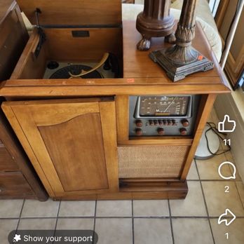 Class & Trash - Radio and tapes - Thrift Stores Near Me - Salinas, California