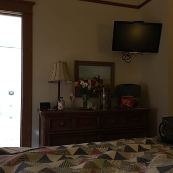 Hotel Vendome - Cozy bedroom - Hotels Near Me - Prescott, Arizona Hotel Vendome - Cozy bedroom - Hotels Near Me - Prescott, Arizona