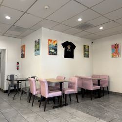 Olioli Hawaiian BBQ - Inside