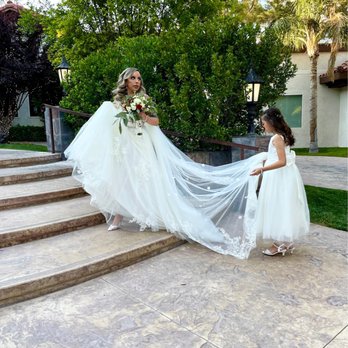 Sunset Gardens - Prior to ceremony photos - Venues & Event Spaces Near Me - Las Vegas, Nevada