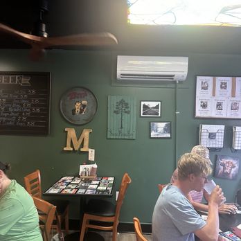 Matt's Burgers - Inside - Burgers Near Me - Summerville, South Carolina Matt's Burgers - Inside - Burgers Near Me - Summerville, South Carolina
