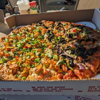 Curry Pizza House Fremont Blvd - Chili paneer and regular veggie split pizza - Pizza Near Me - Fremont, California Curry Pizza House Fremont Blvd - Chili paneer and regular veggie split pizza - Pizza Near Me - Fremont, California