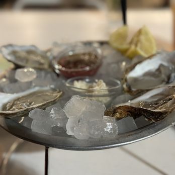 Little Em's Oyster Bar - Chef's selection of Oysters - Seafood Near Me - San Antonio, Texas Little Em's Oyster Bar - Chef's selection of Oysters - Seafood Near Me - San Antonio, Texas