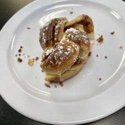 DTown Cafe - Cinnamon bun