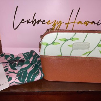 Lexbreezy Hawai’i - Cotton blouse and clutch purse with beautiful shopping bag for my purchase - Accessories Near Me - Kailua, Hawaii