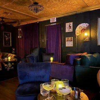 Sips on Second - Lounge area - Speakeasies Near Me - Marble Falls, Texas