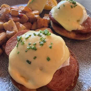 Basalt - SPAM Eggs Benedict - New American Near Me - Honolulu, Hawaii