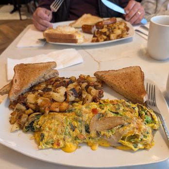 Peter Pan Diner - Veggie omelette with American cheese. - American Near Me - Bay Shore, New York
