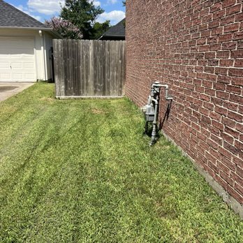 Burks Mowing - Edging not done alone west wall of the house - Lawn Services Near Me - Houston, Texas Burks Mowing - Edging not done alone west wall of the house - Lawn Services Near Me - Houston, Texas
