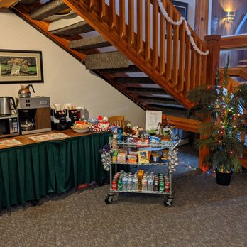 Aurora Denali Lodge - Ready for the holidays - Hotels Near Me - Healy, Alaska