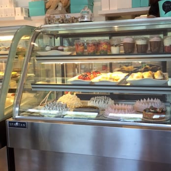 Clasica Victoria - Interior pics and Dulce de leche brownie - Breakfast & Brunch Near Me - Key Biscayne, Florida Clasica Victoria - Interior pics and Dulce de leche brownie - Breakfast & Brunch Near Me - Key Biscayne, Florida