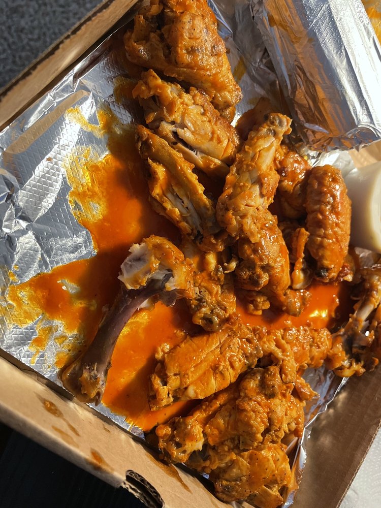 Pasqually's Pizza & Wings Logo