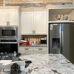 Stove top, oven, microwave and fridge. Thanks Don's TV and appliance and Rudy! Stove top, oven, microwave and fridge. Thanks Don's TV and appliance and Rudy!