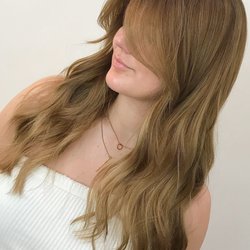 Leo Chau - Curtain bangs/ butterfly cut with seamless highlights 
@leothehairalchemist