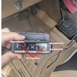 My TPMS system this morning, showing the relative inflation levels of my 4 tires, serviced entirely by Mavis.