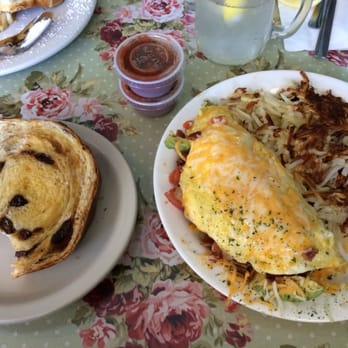 Kopper Kettle - Bacon avocado omelet with hash and homemade raisin bread! - Breakfast & Brunch Near Me - Yucaipa, California