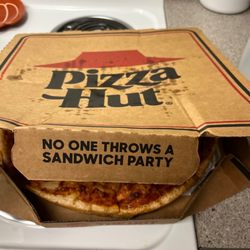 Pizza Hut - Fucked up pizza box