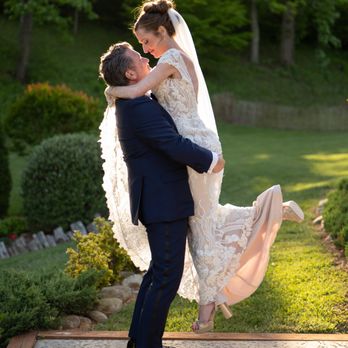 Golden Forest Events - Love in the air - Wedding Planning Near Me - Swannanoa, North Carolina Golden Forest Events - Love in the air - Wedding Planning Near Me - Swannanoa, North Carolina