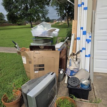 C&J Junk removal - Staged junk at the corner of the shed. (Before Removal) - Junk Removal & Hauling Near Me - Muldrow, Oklahoma C&J Junk removal - Staged junk at the corner of the shed. (Before Removal) - Junk Removal & Hauling Near Me - Muldrow, Oklahoma