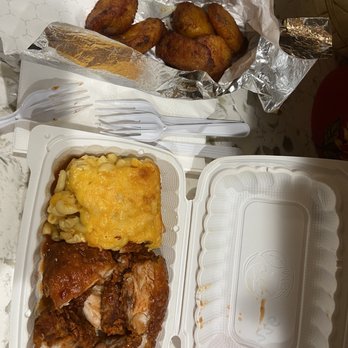 Mingles Express Grill - Bbq chicken with macaroni and cheese. Drowned chicken in light sauce. Also added plantains. - Caribbean Near Me - Bronx, New York